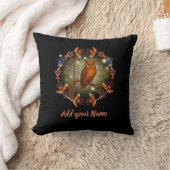 Coussin Owl on a branch Throw Pillow (Couverture)