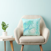 Coussin pâle d'aqua de cadeau nouveau-né de nom et (Chaise)