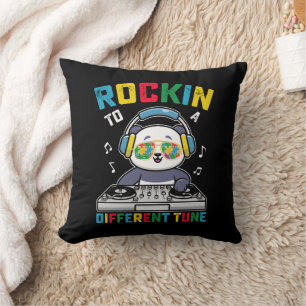 Coussin Panda Rockin' sur un air différent pour la sensibi