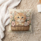 Coussin Panier de fleurs avec un adorable chaton roux (Couverture)