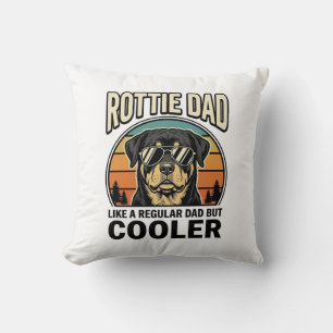 Coussin Papa Rottie comme un papa normal mais design plus