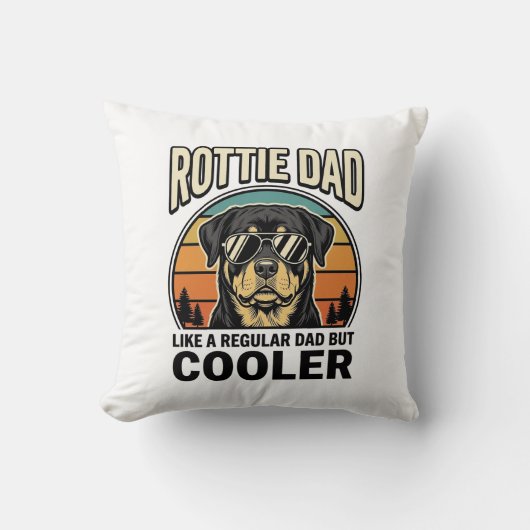 Coussin Papa Rottie comme un papa normal mais design plus (Recto)