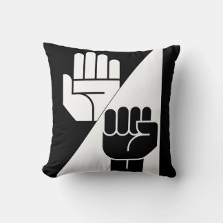 Coussin Paper Beats Rock – Minimalist Black & White art