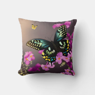 Coussin Papillon à queue épaisse et fleurs roses