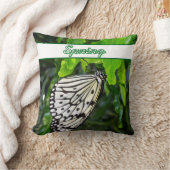 Coussin Papillon noir et blanc sur Green Custom Name (Couverture)