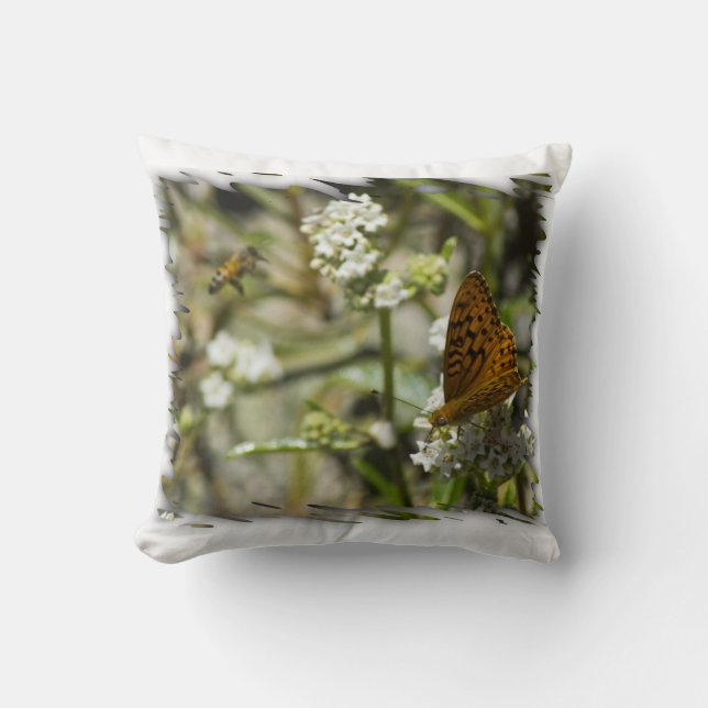 Coussin Papillon orange et bord blanc d'abeille (Recto)