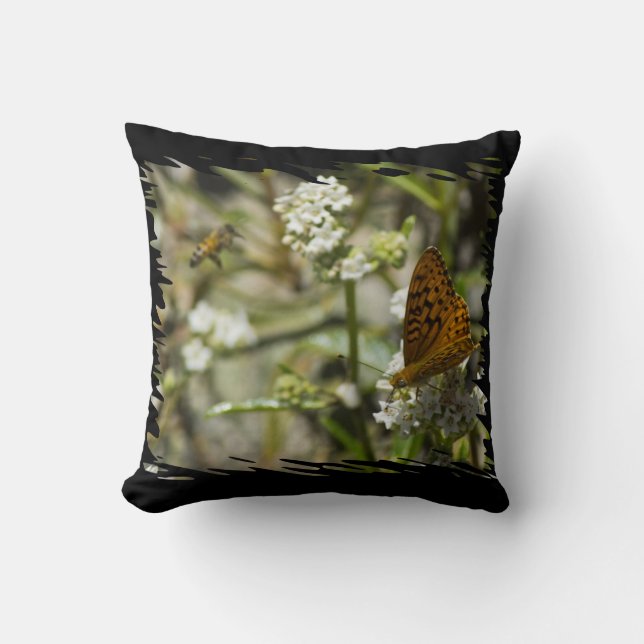 Coussin Papillon orange et bordure noire d'abeille (Recto)