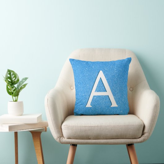 Coussin Parties scintillant Bleu Bébé Monogramme Accent in (Chaise)
