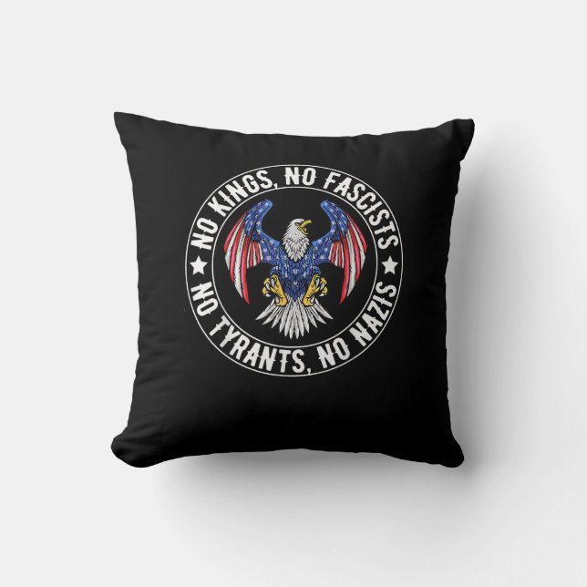 Coussin Pas de rois en Amérique Pas de fascistes Nous le p (Recto)