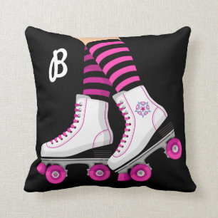 Coussin Patin à roulettes rose et noir
