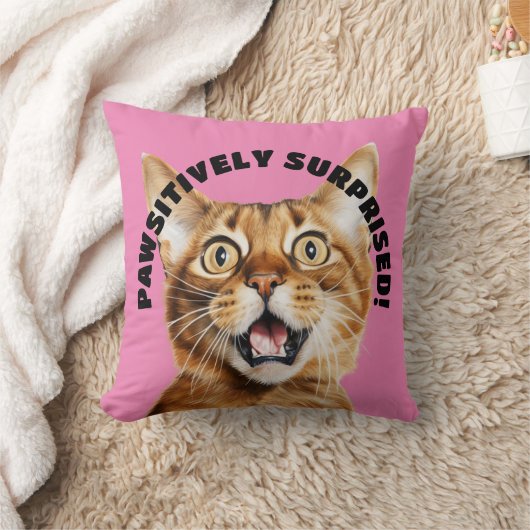 Coussin PAWSITIVEMENT SURPRIS ! Drôle Crazy Cat Rose (Couverture)