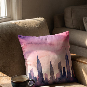Coussin Paysage urbain à l'aquarelle Indigo Pastel Rose NY