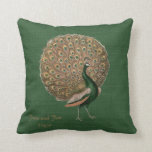 Coussin Peacock Green Emerald 55e anniversaire Mariage<br><div class="desc">En vedette ici est une belle illustration de Peacock vintage avec un panache complet de plumes. Il est présenté sur un arrière - plan vert vintage. Il y a un champ de texte modèle où vous pouvez ajouter des noms, des occasions et un message d'accueil si vous le souhaitez. C'est...</div>