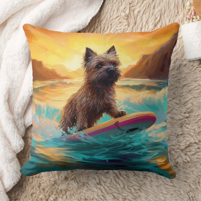 Coussin Peinture de Surf sur Plage de Terrier Cairn (Couverture)
