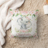 Coussin Pépinière d'éléphantes douces à fleurs roses (Couverture)