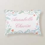 Coussin personnalisé par élégance classique<br><div class="desc">Un beau, décoratif carreau, se perfectionnent pour votre petite fille ! Remous, feuille et fleurs de caractéristiques dans le bleu vert, rose-clair, orange, et léger en bon état d'ardoise, encadrant le coussin. Il est facile customiser le texte, et la couleur peut être changée si désirée. Le dos du coussin est...</div>