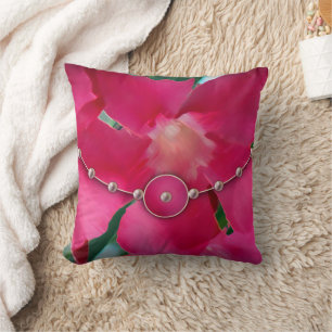 Coussin Pétales et perles roses