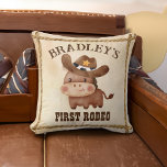 Coussin Petit cowboy mignon cheval bébé premier rodéo<br><div class="desc">Petit cow-boy mignon cheval bébé dans un casquette premier rodéo fête d'anniversaire coussin personnalisé,  premier rodéo anniversaire d'anniversaire idées cadeaux. Rustique vintage ouest sauvage style.</div>
