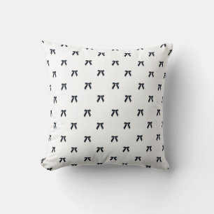 Coussin Petit nœud noir et blanc féminin monochrome