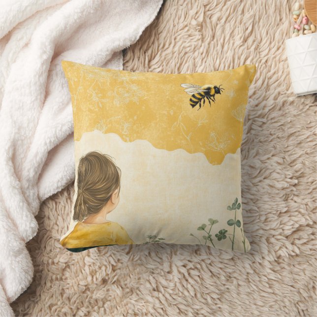 Coussin Petite Fille Regardant un Bourdon (Couverture)