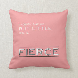 Coussin Petite mais féroce crèche de bébé de