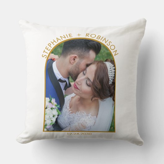 Coussin Photo Arch Elegant Gold Script Monogramme Mariage (Recto)