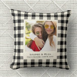 Coussin Photo moderne BFF Plaid Friend Best Friend<br><div class="desc">Célébrez votre amitié avec cet oreiller chic de lancer avec votre photo préférée dans une machine à écrire vintage vichy en ivoire. Personnalisez avec vos noms et messages personnalisés et faites-en un cadeau parfait pour la Saint-Galentin,  un anniversaire ou un anniversaire de votre première rencontre.</div>