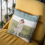 Coussin Photo moderne Green Famille Jolie Cadeau<br><div class="desc">Introduction the Modern Photo Green Family Lovely Gift! This gift is a parfait way to capting and celebrate the love and bond within a Gezy, while adding a touch of legance and modernity to any home décor.Le moderne Photo Green Family Lovely Gift n'est pas un seul mot d'un seul mot...</div>