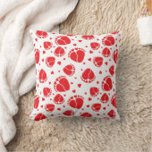 Coussin Pieds bébé et Coeurs en rouge (Couverture)