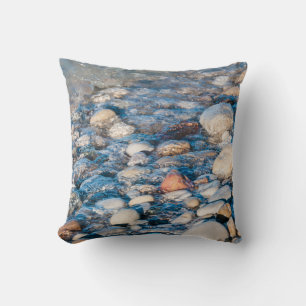 Coussin Pierres de plage sur le bord du lac