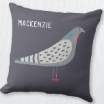 Coussin Pigeon Personnalisé<br><div class="desc">Un pigeon suspect sur un arrière - plan violet foncé. Idéal pour les amateurs d'oiseaux,  les coureurs de pigeons ou toute autre personne qui aime ces créatures caractéristiques. Art original de Nic Squirrell. Modifiez le nom pour customiser.</div>