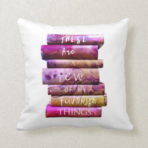 Coussin Pile de choses de favori de livres
