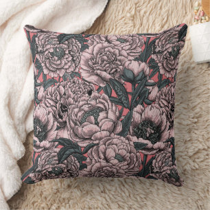 Coussin Pink peony flowers and moths