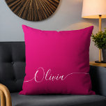 Coussin Pink Shimmer White Élégante Calligraphie Nom du sc<br><div class="desc">Pink Shimmer White Elegant Calligraphy Script Personnalisé Nom Throw Pillows présente un design moderne et tendance simple et élégant avec votre nom personnalisé dans élégante écriture calligraphie script typographie sur un arrière - plan brillant rose métallique. Conçu par ©Evco Studio www.zazzle.com/store/evcostudio</div>