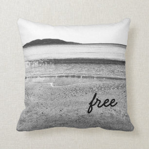 Coussin Plage de sable noir et blanc