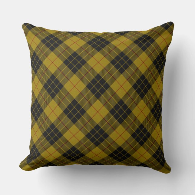 Coussin Plaque noire jaune tartan MacLeod (Recto)