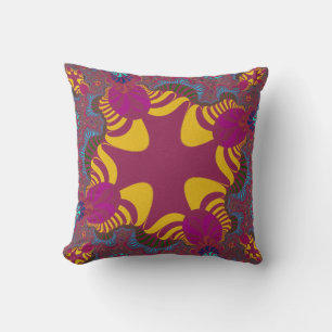 Coussin Plum et Croix jaune