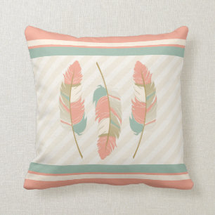 Coussin Plumes dans le corail, vert et crème en bon état
