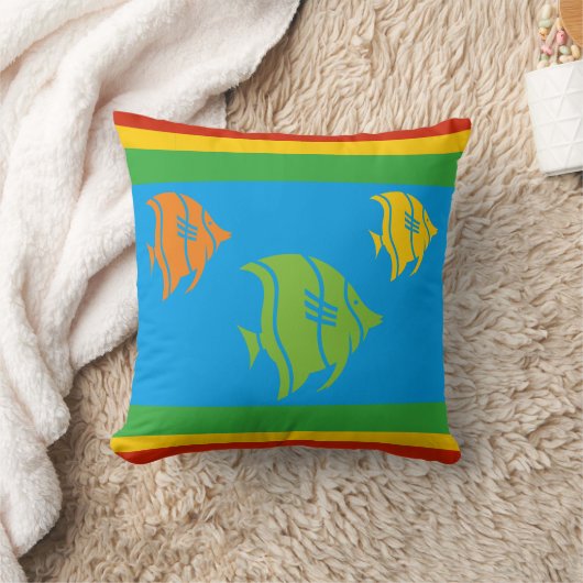 Coussin poisson bleu, orange, jaune et vert sur le blanc (Couverture)
