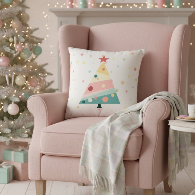 Coussin Polka Whimsical Point Arbre de Noël moderne (Pastel color polka dot Christmas tree pillow)