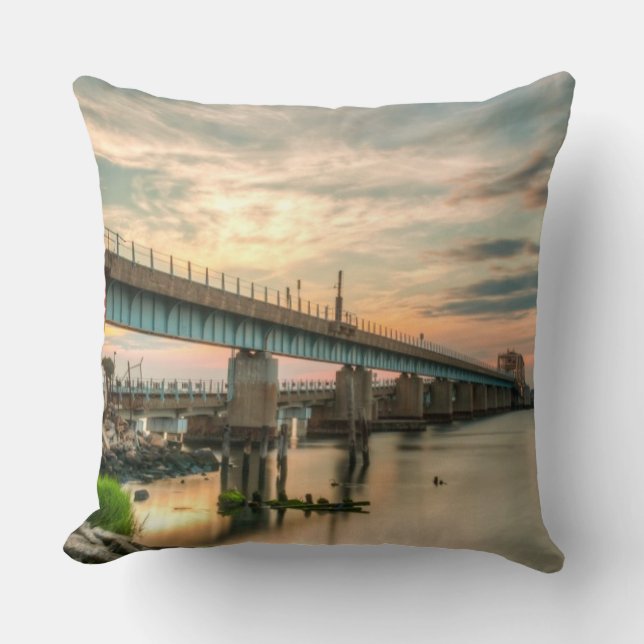 Coussin Pont en train de Rockaway (Recto)
