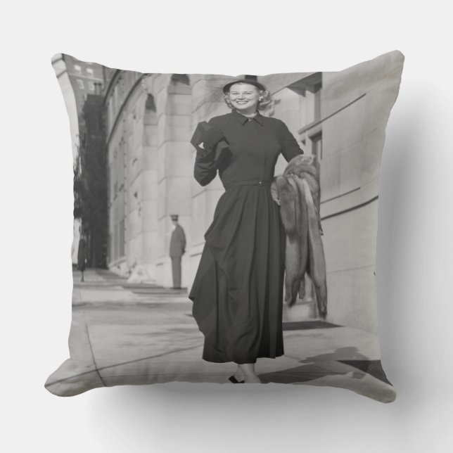 Coussin Portrait (Recto)