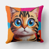 Coussin Portrait de chaton tabby mignon avec de grands yeu (Verso)