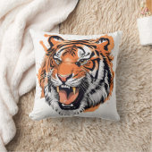 Coussin "Portrait de tigre grinçant." (Couverture)
