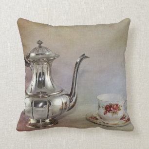 Coussin Pot de thé et tasse argentés antiques de