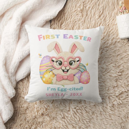 Coussin Premier Pâques du bébé mignon Lapin tout excité (Couverture)