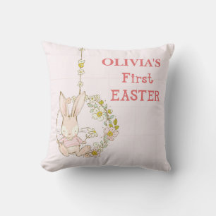 Coussin Première fille lapin de Pâques sur le coupage de f