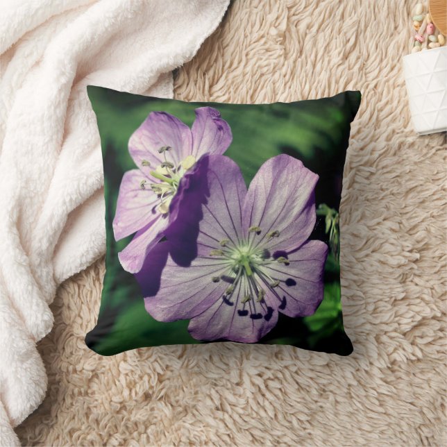 Coussin Pretty Purple Geranium Flower Pair  (Couverture)