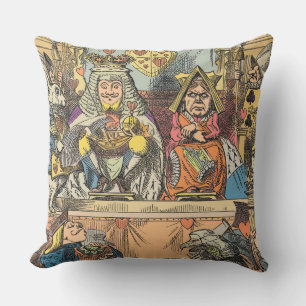 Coussin Procès d'Alice, le valet de cœur vintage