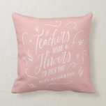 Coussin Professeur typographie moderne élégante fleurs de<br><div class="desc">Professeur de typographie moderne élégant script merci cadeau. Si les professeurs étaient des fleurs,  je vous choisirais une fille rose. Design moderne et élégant personnalisé.</div>